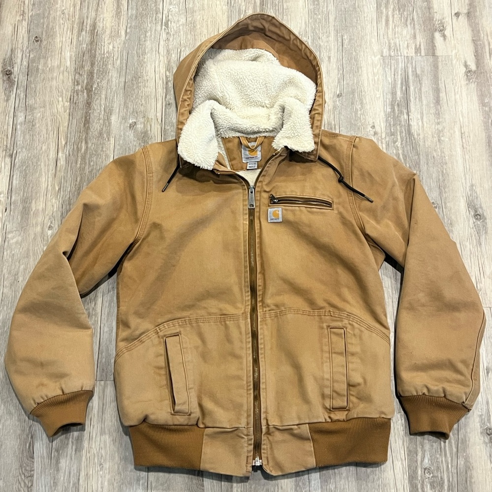 Women’s Carhartt jacket! As seen on Yellowstone!!